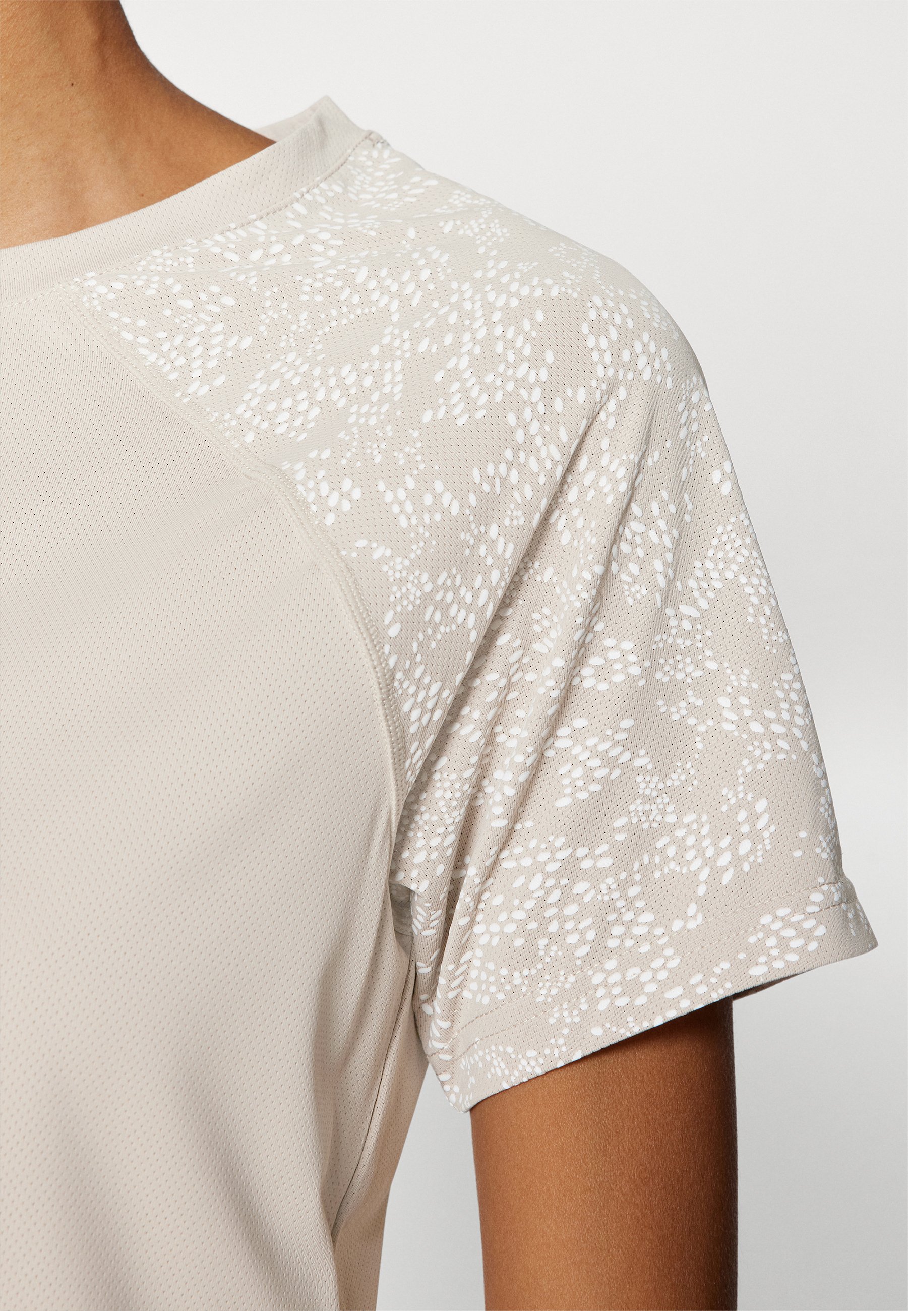 売れ筋商品|||オンリープレイ Tシャツ レディース トップス ONPALLI ON TEE - Sports T-shirt - nacreous cloud ONLY Play ONPALLI ON TEE - Sports T-shirt - nacreous cloud