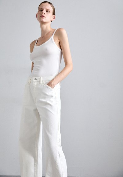 FRAME BAGGY PALAZZO - Džinsi ar platām starām - white
