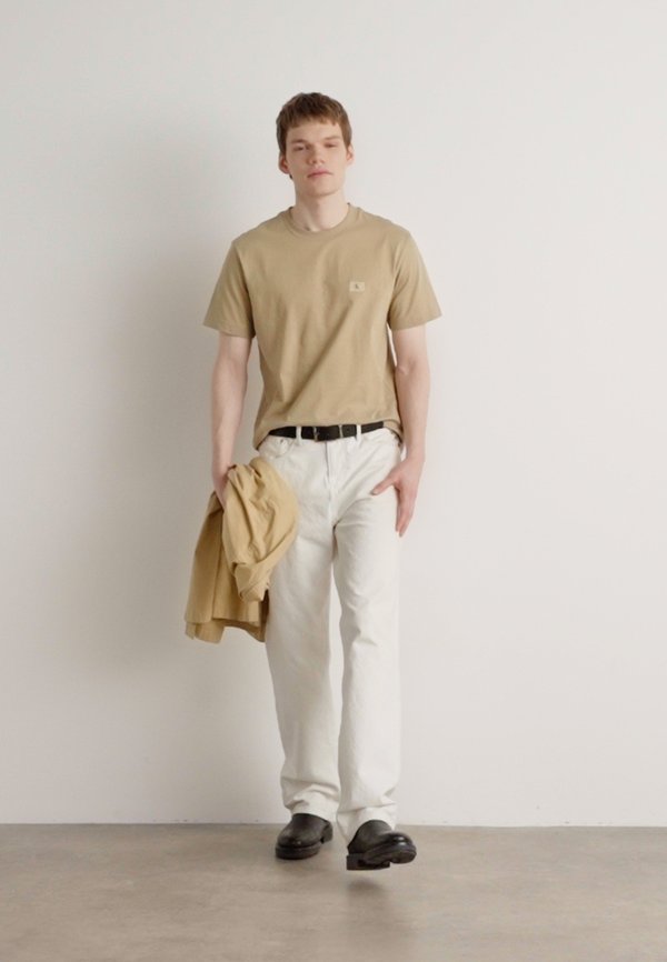 WOVEN LABEL REGULAR TEE - Basic T-shirt - tree house2