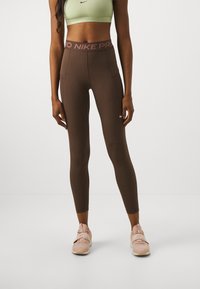 Nike Performance - Leggingek - baroque brown/white Miniatűr kép 1