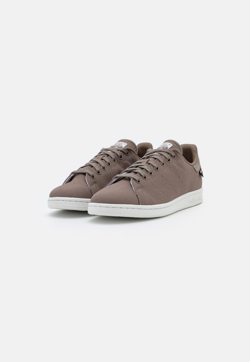 stan smith brun