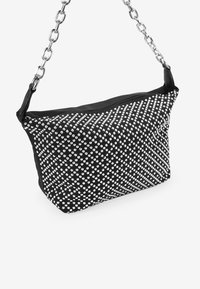 Bosanova CON CADENA Y TACHAS - Bandolera - black