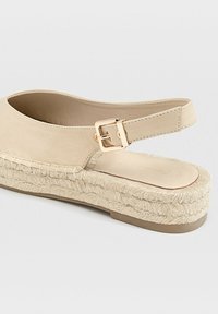 Stradivarius Baleriny