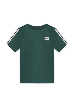 Groen katoenen T-shirt met ronde hals, korte mouwen, witte streepaccenten op de schouders en een klein merkembleem aan de voorkant.