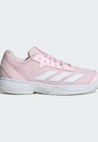 Chaussure de sport rose clair avec bandes blanches Adidas, tige en mesh, fermeture à lacets et semelle blanche rembourrée avec adhérence texturée.