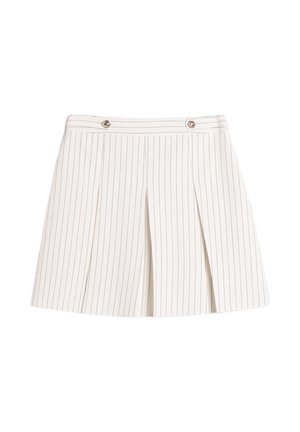 Biała plisowana mini spódniczka z cienkimi pionowymi czarnymi paskami i dwoma ozdobnymi guzikami na pasku.