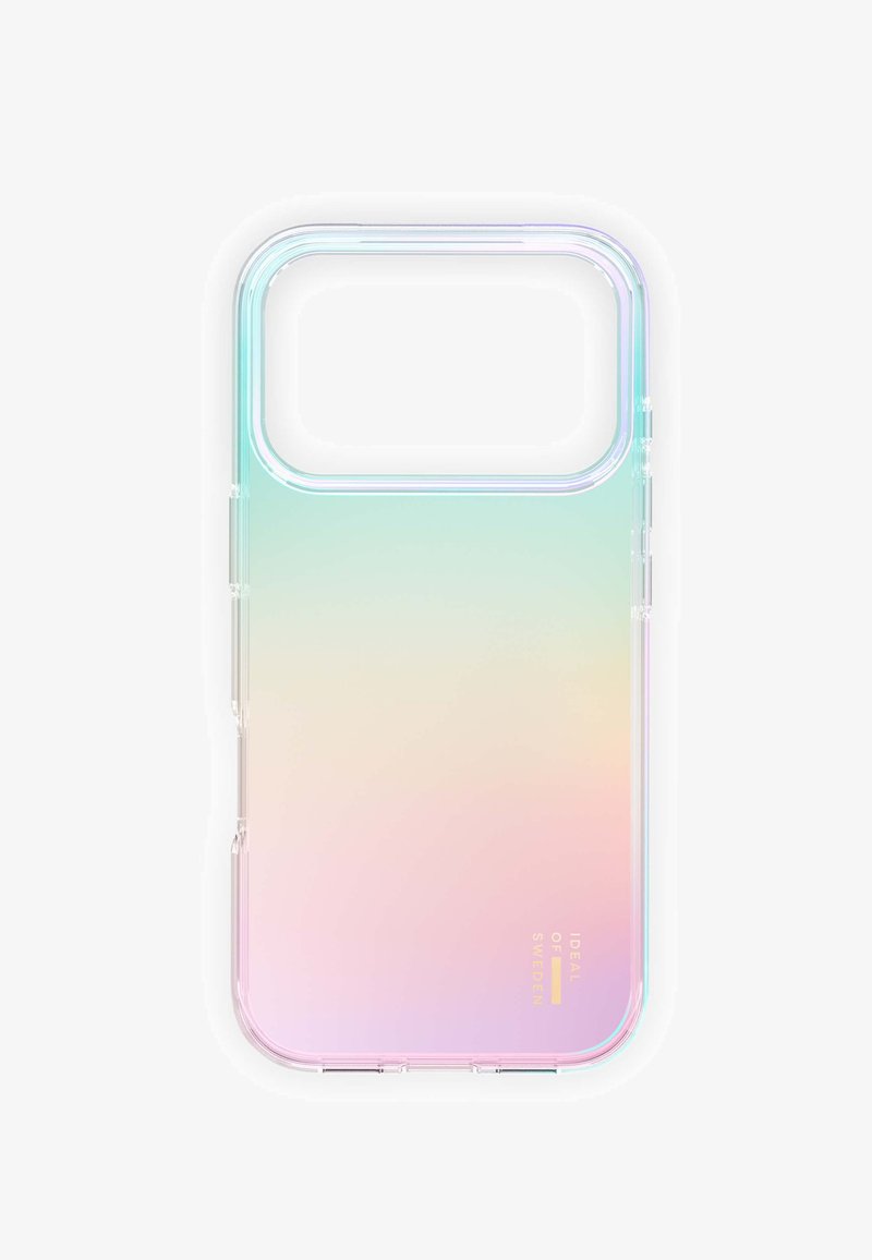 Coque de téléphone transparente avec un dégradé pastel irisé et une grande découpe pour l'appareil photo, marquée du texte doré "IDEAL OF SWEDEN".