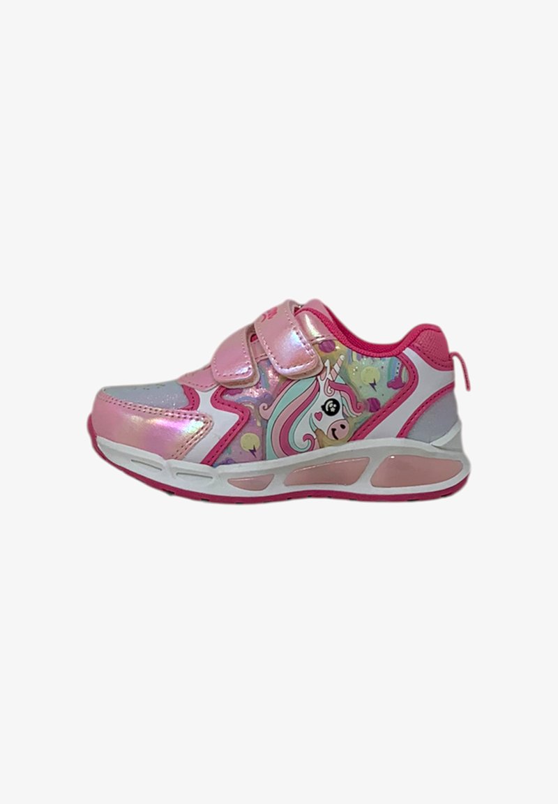 Sneakers per bambini rosa con colletto imbottito, materiale lucido, cinturini in velcro e un design di unicorno con accenti colorati sui lati.