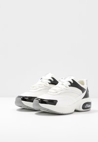s.Oliver Trainers - white/black