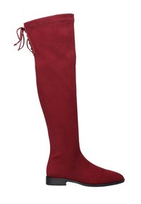 Bota plana de ante roja, por encima de la rodilla, con punta redonda y detalle de cordones en la parte posterior del eje superior.
