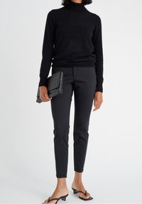 InWear Chinos - black