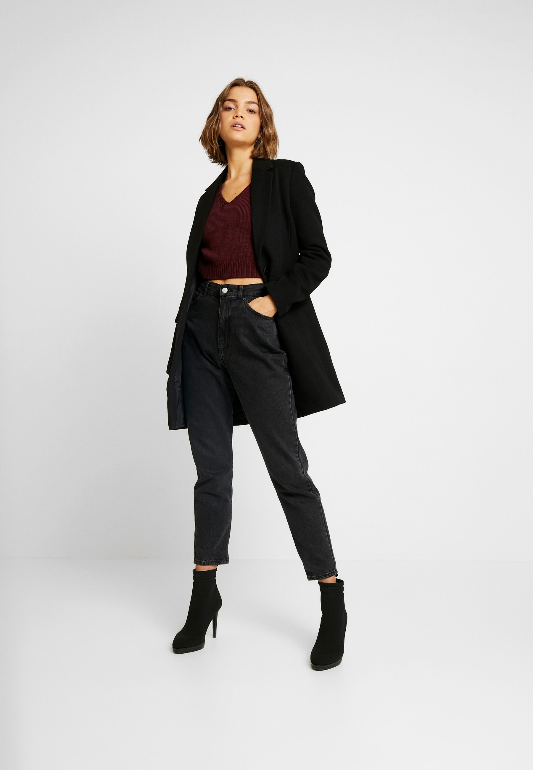 NA KD CROPPED V NECK Strikkegenser bordeaux Zalando.no NA KD Salg | Sko Dame | Nye tilbud på Zalando
