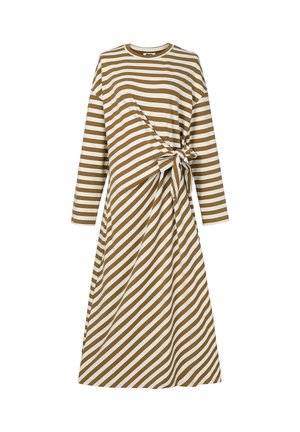 Gestreiftes Kleid mit langen Ärmeln, runder Halsauschnitt und Wickeldesign mit einem Bindegurt auf einer Seite. Farben sind Braun und Beige.