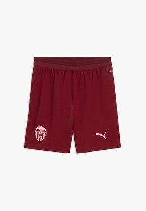 Mørkerøde sportsshorts med elastik i taljen, lyserødt Valencia CF-logo på venstre ben og lyserødt Puma-logo på højre ben, lavet med dryCELL-stof.