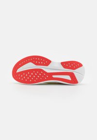 HOKA MACH 6 - Silniční běžecké boty - white/lettuce