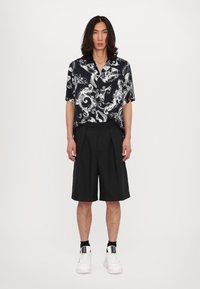 Versace Jeans Couture TECHNICAL TAILORING - Shorts - black
