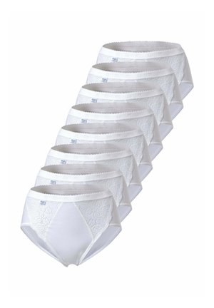 Stack di sette slip bianchi da donna in cotone a vita alta con dettagli in pizzo sul davanti e fascia elastica in vita.