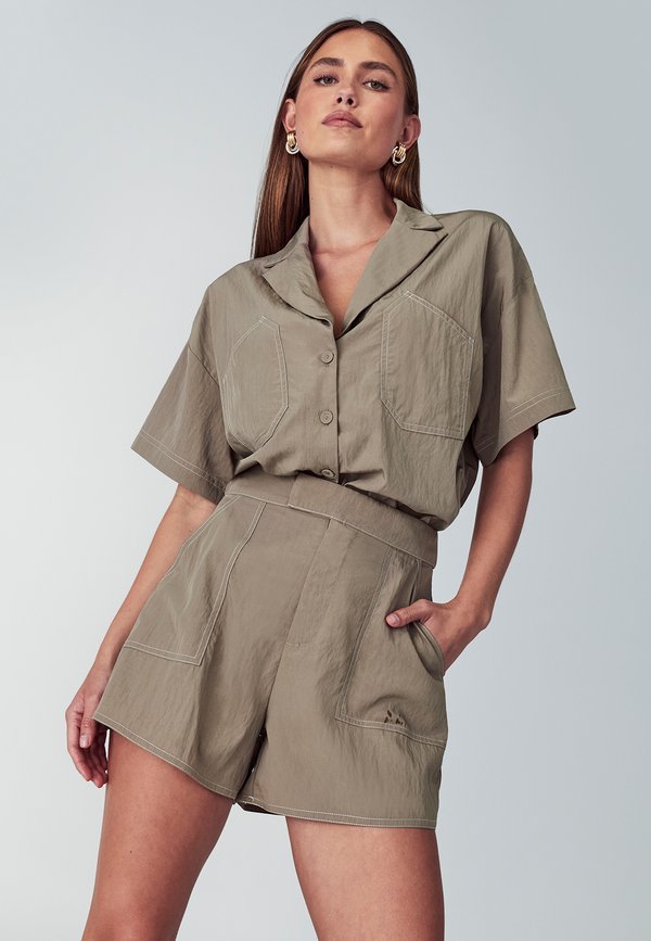 ZIMI POCKET - Shorts - taupe