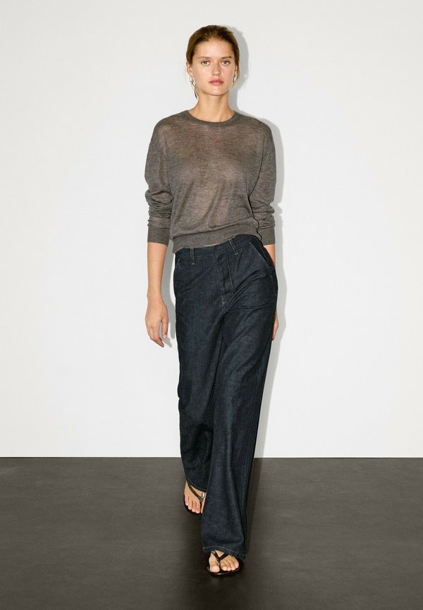 HIGH-WAIST  - Straight leg jeans3