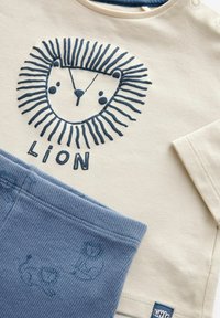 Next 2 PIECE SET - Legingi — bikses - blue white lion
