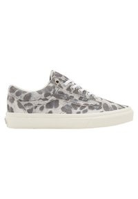 Grå leopardmönstrade sneakers med övre del i mjukt tyg, vita snören och vit gummisula. Har subtila sömmar och en låg profil design.