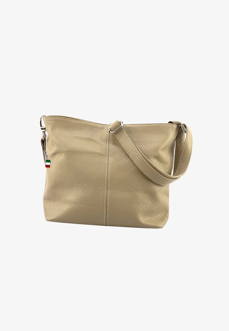 Beige leren handtas met een gestructureerde afwerking. Voorzien van een lange verstelbare schouderband en een klein accent in de tricolore Italiaanse vlag.
