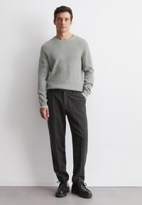 Marc O'Polo CREW NECK STRUCTURED WITH TIPPING - Strickpullover - grey melange