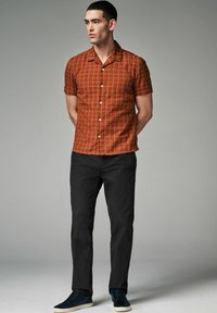 Next STRAIGHT REGULAR FIT czarny