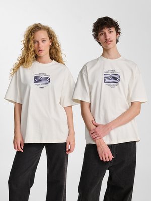 Hummel, LOOSE S/S 23 - Print T-shirt - blanc de blanc