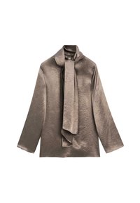 Langsleeve blouse van metallic taupe stof met een zachte textuur. Heeft een grote strik kraag en een ontspannen pasvorm.