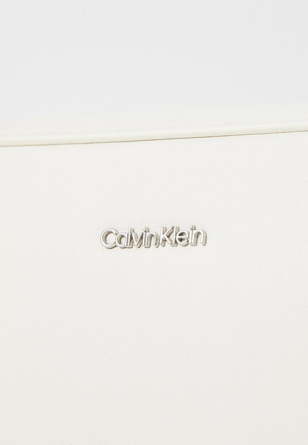 MUST SMALL CAMERA BAG - Cross body bag - chalk3