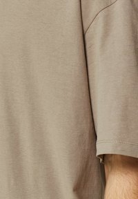 Jack & Jones JORBRINK TEE CREW NECK - T-shirt - bas - braun