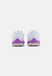 Mizuno WAVE VOLTAGE 2 - Volleyballsko - white/patrician purple/quince