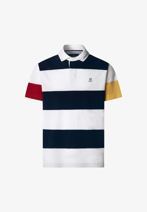 Polo met marineblauwe en witte horizontale strepen, rode linkermouw, gele rechtermouw, witte kraag en klein logo op de linkerborst.