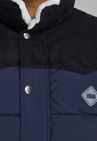 Jack & Jones Kamizelka