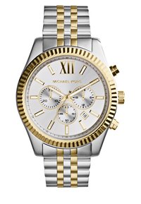 Orologio Michael Kors con quadrante bianco, bracciale in metallo bicolore oro e argento, accenti dorati e sub-quadranti cronografici; numero XII audace alle 12.