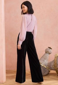 Love & Roses HAND EMBELLISHED WIDE LEG - Kalhoty - black velvet