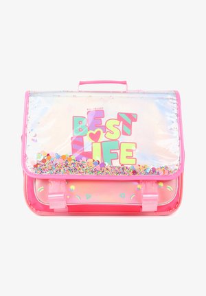 Roze plastic rugzak met een transparante klep met kleurrijke tekst "BEST LIFE" en decoratieve confetti-achtige accenten langs de onderkant.