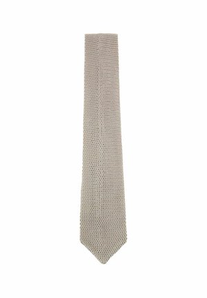 Hellbeige gestrickte Krawatte mit einem strukturierten, honigwabenähnlichen Muster, flach auf weißem Hintergrund dargestellt.