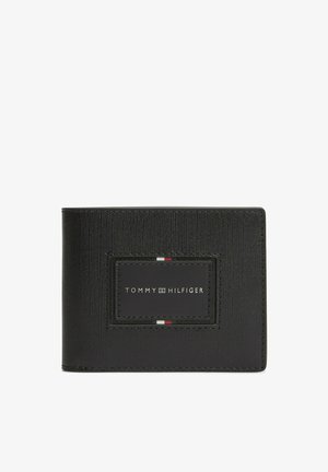 Portefeuille en cuir noir texturé avec patch logo Tommy Hilfiger cousu, avec des accents rouge, blanc et bleu au centre avant.