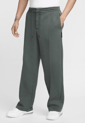 TAILORED - Joggebukse - vintage green vintage green