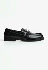 Bershka STUDDED-LOAFERS - Belebújós cipők - black