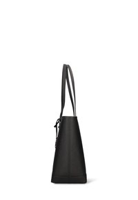 Zwarte trapeziumvormige handtas met twee schouderbanden, een textuur oppervlak en een vlakke onderkant. Voorzien van een trekkoordsluiting.