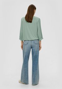 s.Oliver MIT GLATTER RÜCKENPARTIE - Langarmshirt - salbeigrün