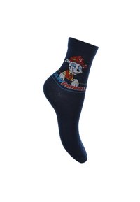 Calzini alla caviglia blu navy con un design di un cane da cartoon colorato e un cappello rosso; presenta un testo colorato all'altezza della caviglia e una texture a maglia liscia.