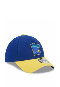 Blaues Cap mit gelbem Schirm, das ein gesticktes Design des Bundesstaates Minnesota in Blau und Gelb zeigt. Mit einem Logo-Aufkleber auf dem Schirm.
