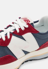 New Balance MS327 UNISEX - Sapatilhas - navy