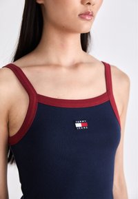 Tommy Jeans BADGE BINDING STRAP - Top - dark night navy