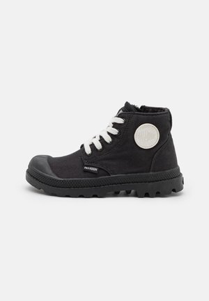 New PALLADIUM PAMPA HI DARE Printed TEXTILE Ankle Boots MEN'S Sz 8.5 M in Black New PALLADIUM PAMPA HI DARE Printed TEXTILE Ankle Boots MEN'S Sz 8.5 M in Black