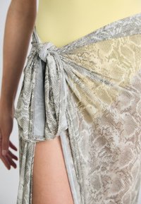 Good American SARONG - Αξεσουάρ παραλίας - grey